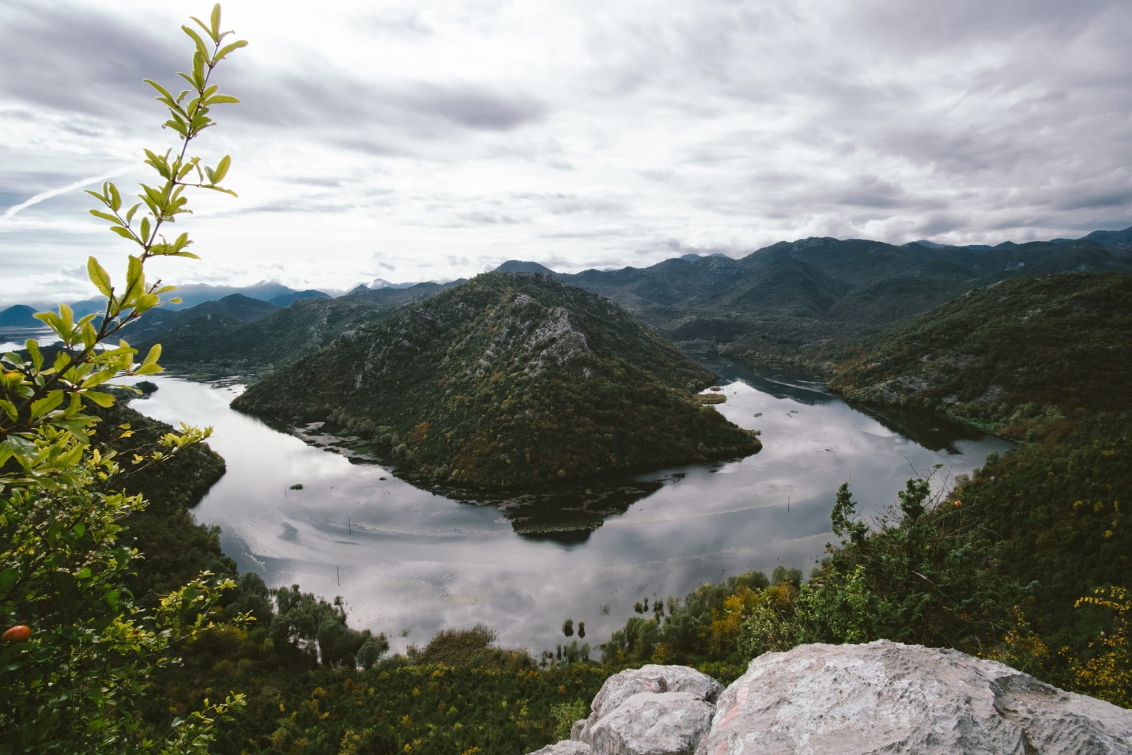 Slide 2 - Montenegrina Travel